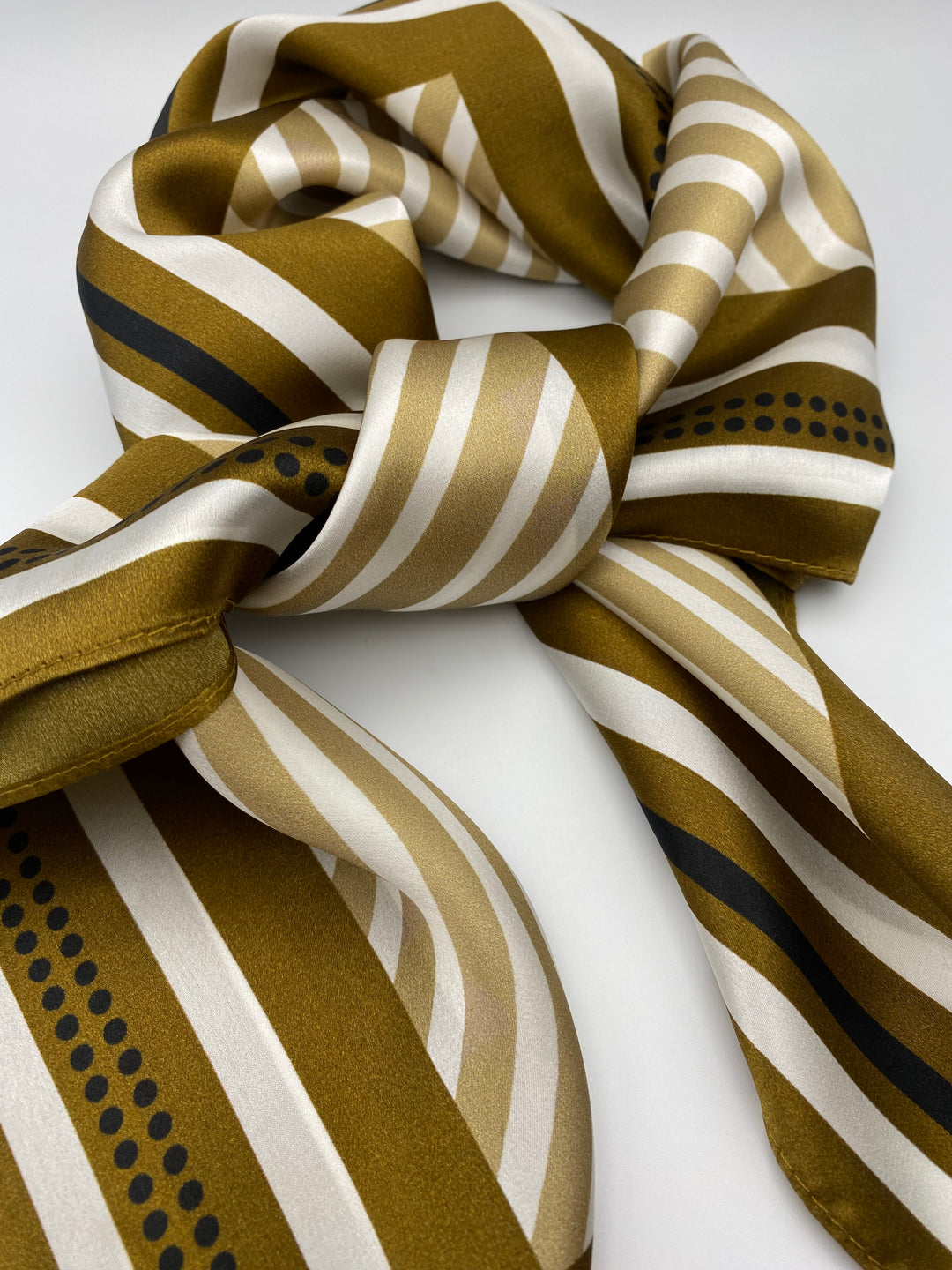 Premium Silk Square Scarf – Geometric Minimal Neck &amp; Hair Style