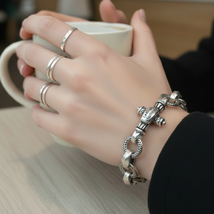 Vintage Link Bracelet – Silver Tone (22cm)